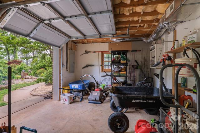 8 Ridgemont Drive, Weaverville, NC 28787