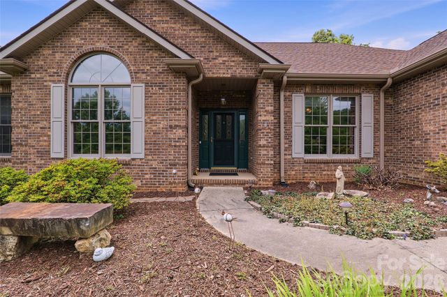 8 Ridgemont Drive, Weaverville, NC 28787