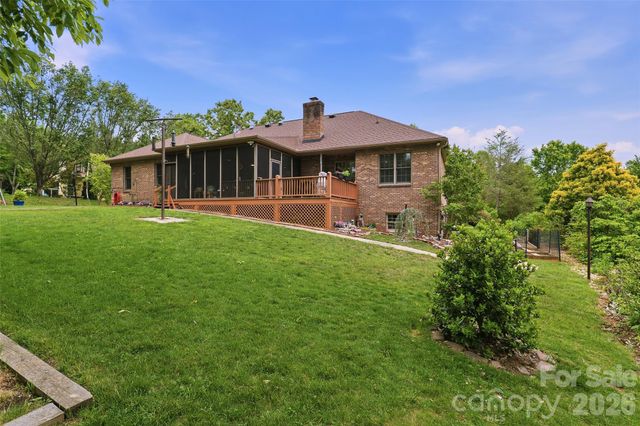 8 Ridgemont Drive, Weaverville, NC 28787