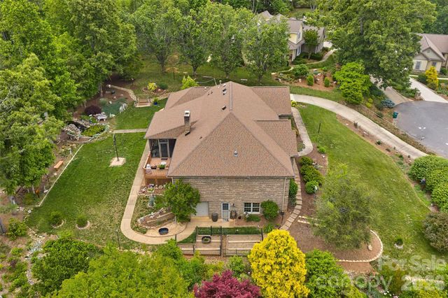 8 Ridgemont Drive, Weaverville, NC 28787