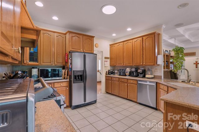 8 Ridgemont Drive, Weaverville, NC 28787