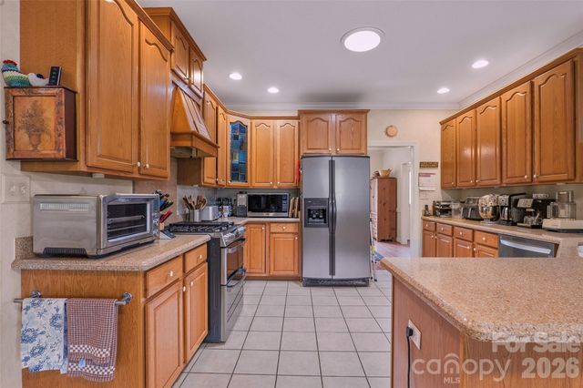 8 Ridgemont Drive, Weaverville, NC 28787
