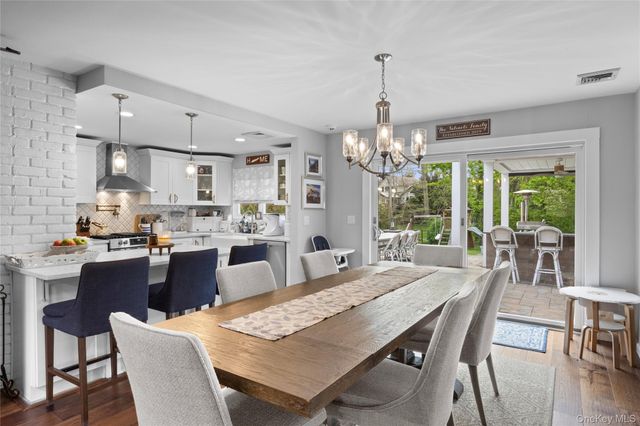 10 Oak Brook Lane, Merrick, NY 11566