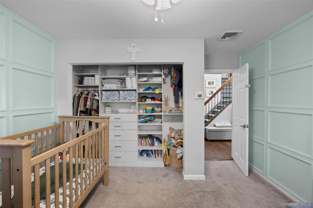 10 Oak Brook Lane, Merrick, NY 11566
