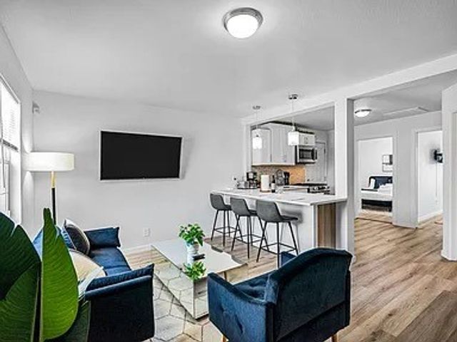 2254 AREBA Street A, Dallas, TX 75203