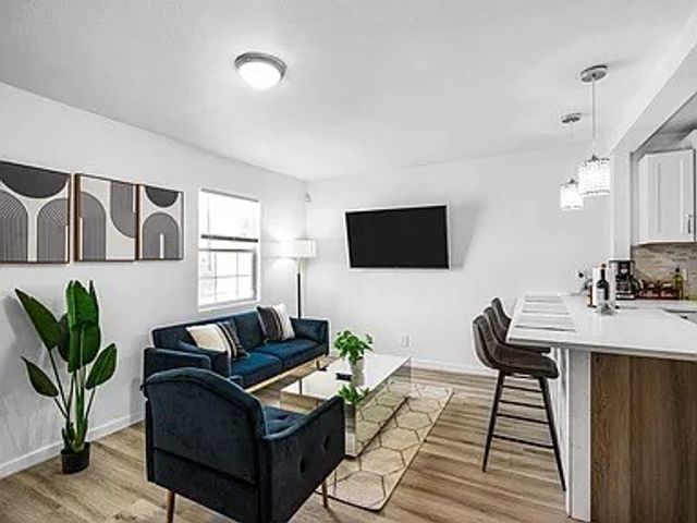 2254 AREBA Street A, Dallas, TX 75203