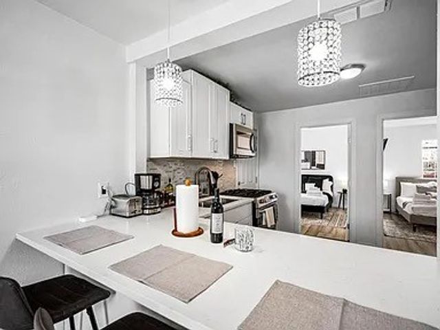 2254 AREBA Street A, Dallas, TX 75203