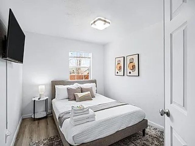 2254 AREBA Street A, Dallas, TX 75203