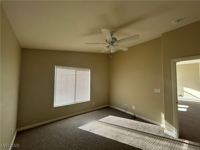 8668 TOM NOON Avenue 101, Las Vegas, NV 89178