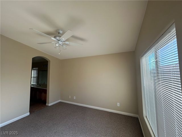 8668 TOM NOON Avenue 101, Las Vegas, NV 89178