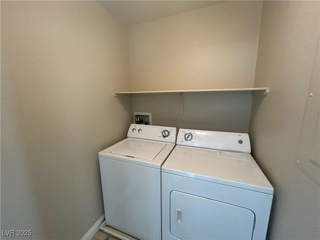 8668 TOM NOON Avenue 101, Las Vegas, NV 89178