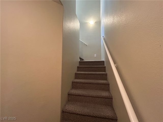 8668 TOM NOON Avenue 101, Las Vegas, NV 89178