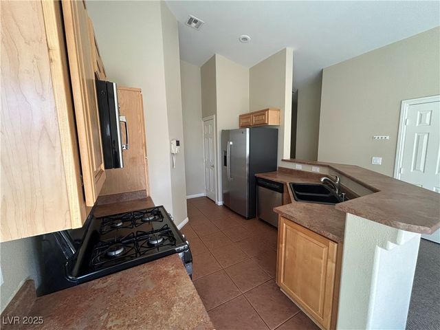 8668 TOM NOON Avenue 101, Las Vegas, NV 89178