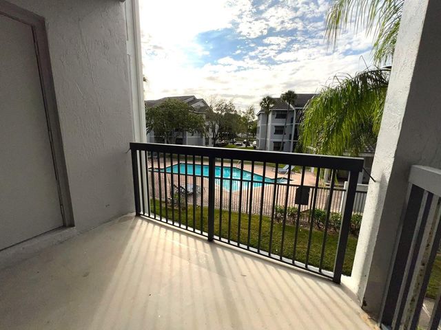 11241 W ATLANTIC Boulevard 204, Coral Springs, FL 33071