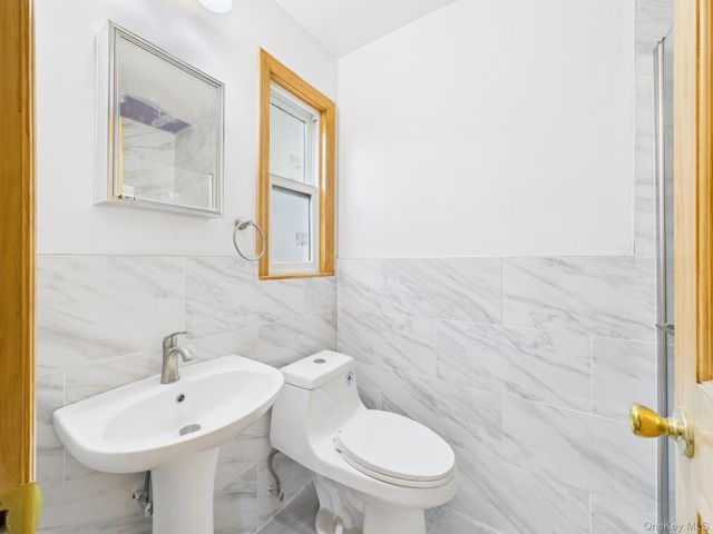 5110 Little Neck Parkway, Little Neck, NY 11362