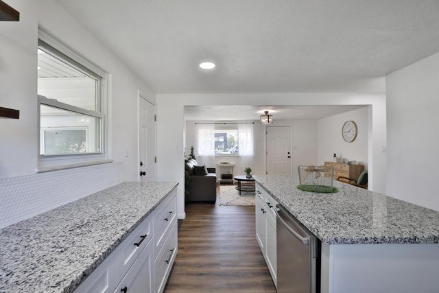 1390 E Dublin Granville Road, Columbus, OH 43229