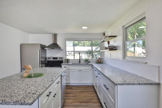 1390 E Dublin Granville Road, Columbus, OH 43229