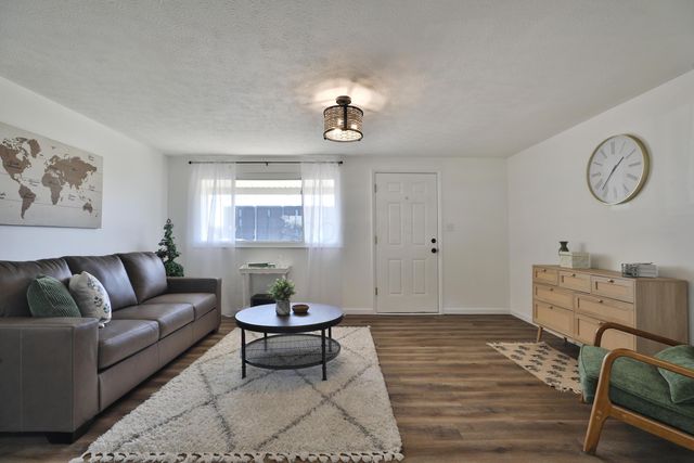 1390 E Dublin Granville Road, Columbus, OH 43229