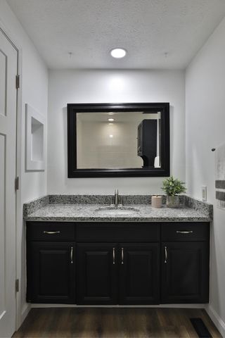 1390 E Dublin Granville Road, Columbus, OH 43229