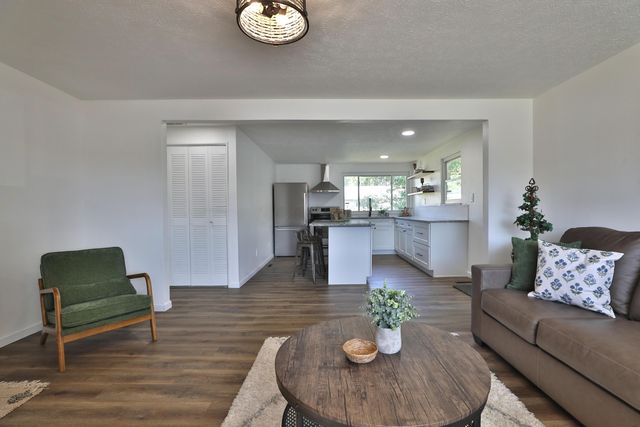 1390 E Dublin Granville Road, Columbus, OH 43229