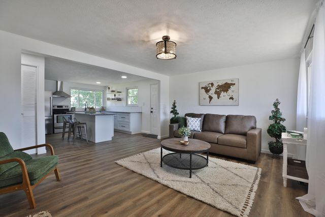 1390 E Dublin Granville Road, Columbus, OH 43229