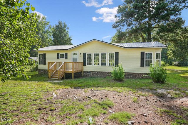 862 Maynard Lake Road, Erwin, NC 28339