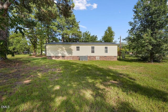 862 Maynard Lake Road, Erwin, NC 28339
