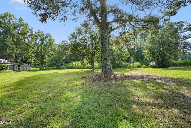 862 Maynard Lake Road, Erwin, NC 28339