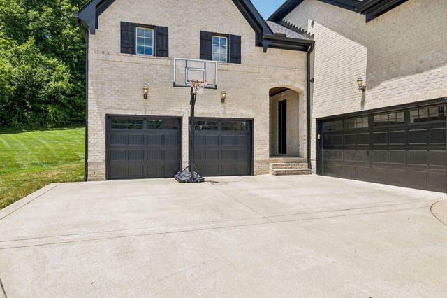 1745 Umbria Dr, Brentwood, TN 37027