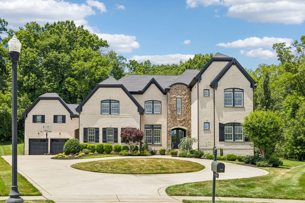 1745 Umbria Dr, Brentwood, TN 37027