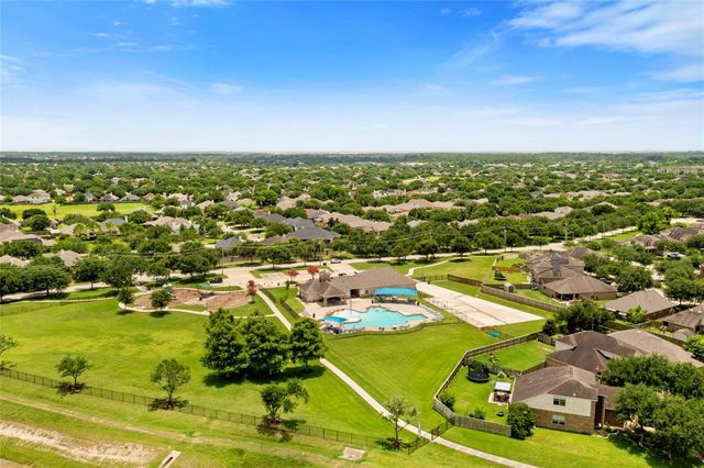 6605 Fallen Breeze Lane, Dickinson, TX 77539