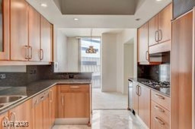 2877 Paradise Road 904, Las Vegas, NV 89109