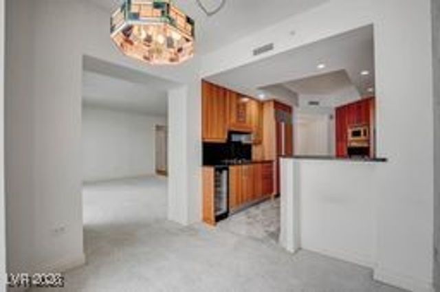 2877 Paradise Road 904, Las Vegas, NV 89109