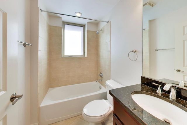 1670 Mill Street 207, Des Plaines, IL 60016