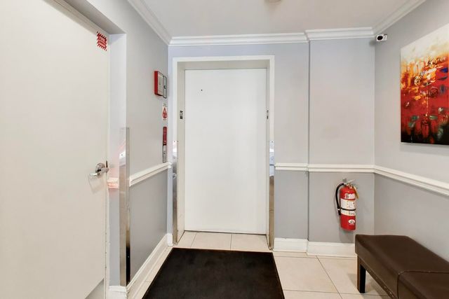 1670 Mill Street 207, Des Plaines, IL 60016