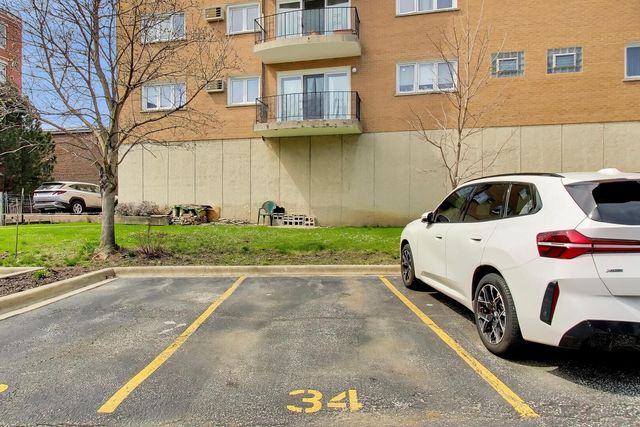 1670 Mill Street 207, Des Plaines, IL 60016