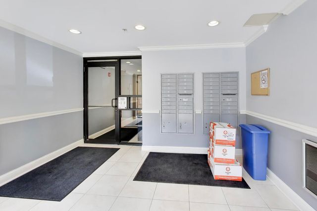 1670 Mill Street 207, Des Plaines, IL 60016