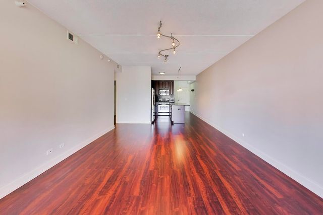 1670 Mill Street 207, Des Plaines, IL 60016