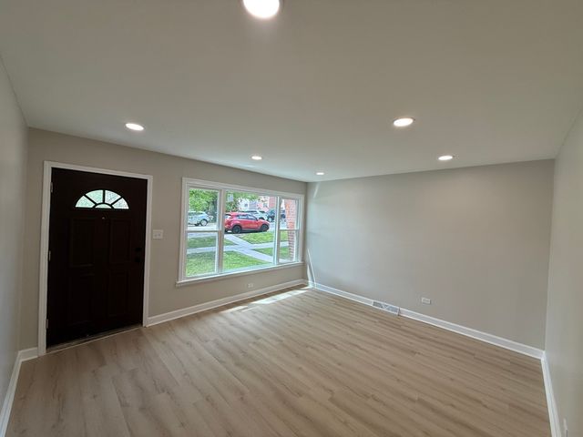 5321 S Kostner Avenue, Chicago, IL 60632