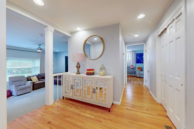 93 Ames St, Quincy, MA 02169
