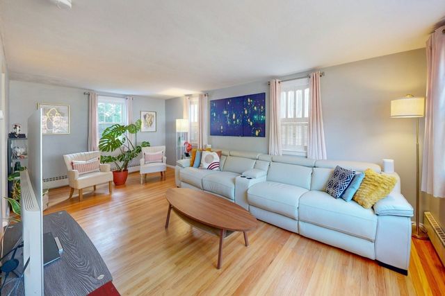 93 Ames St, Quincy, MA 02169