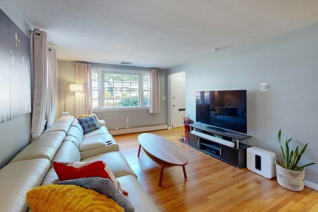 93 Ames St, Quincy, MA 02169