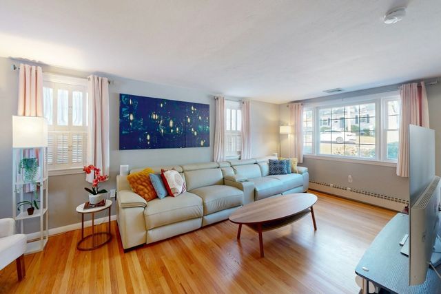 93 Ames St, Quincy, MA 02169