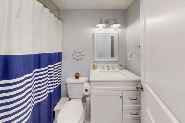 93 Ames St, Quincy, MA 02169