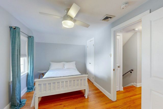 93 Ames St, Quincy, MA 02169