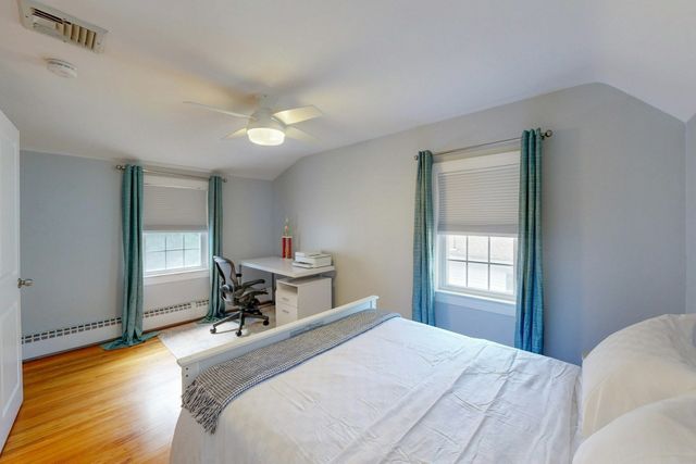 93 Ames St, Quincy, MA 02169