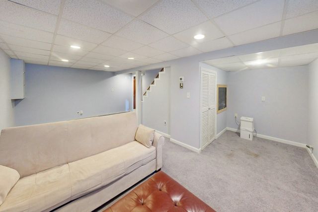 93 Ames St, Quincy, MA 02169