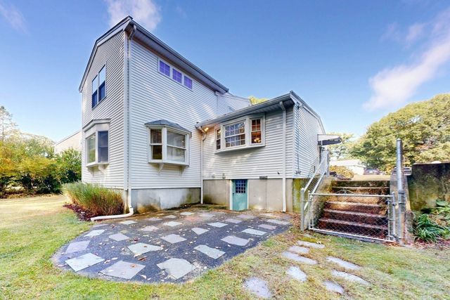 93 Ames St, Quincy, MA 02169