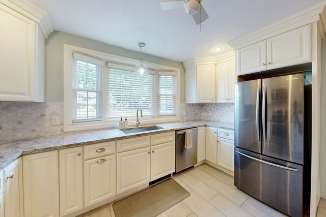 93 Ames St, Quincy, MA 02169