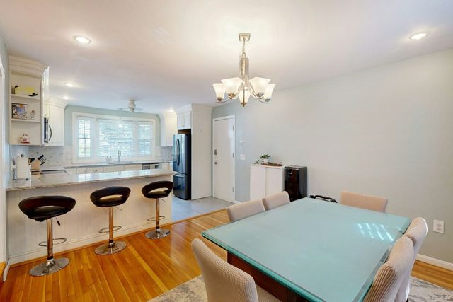 93 Ames St, Quincy, MA 02169
